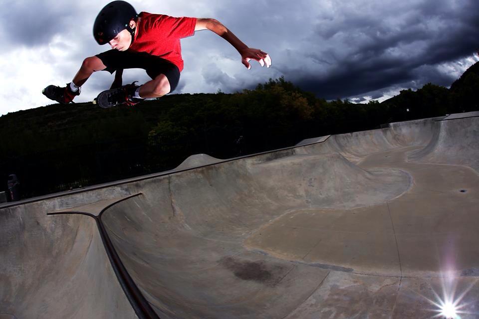 competitive inline rollerblading practice at park city skate park